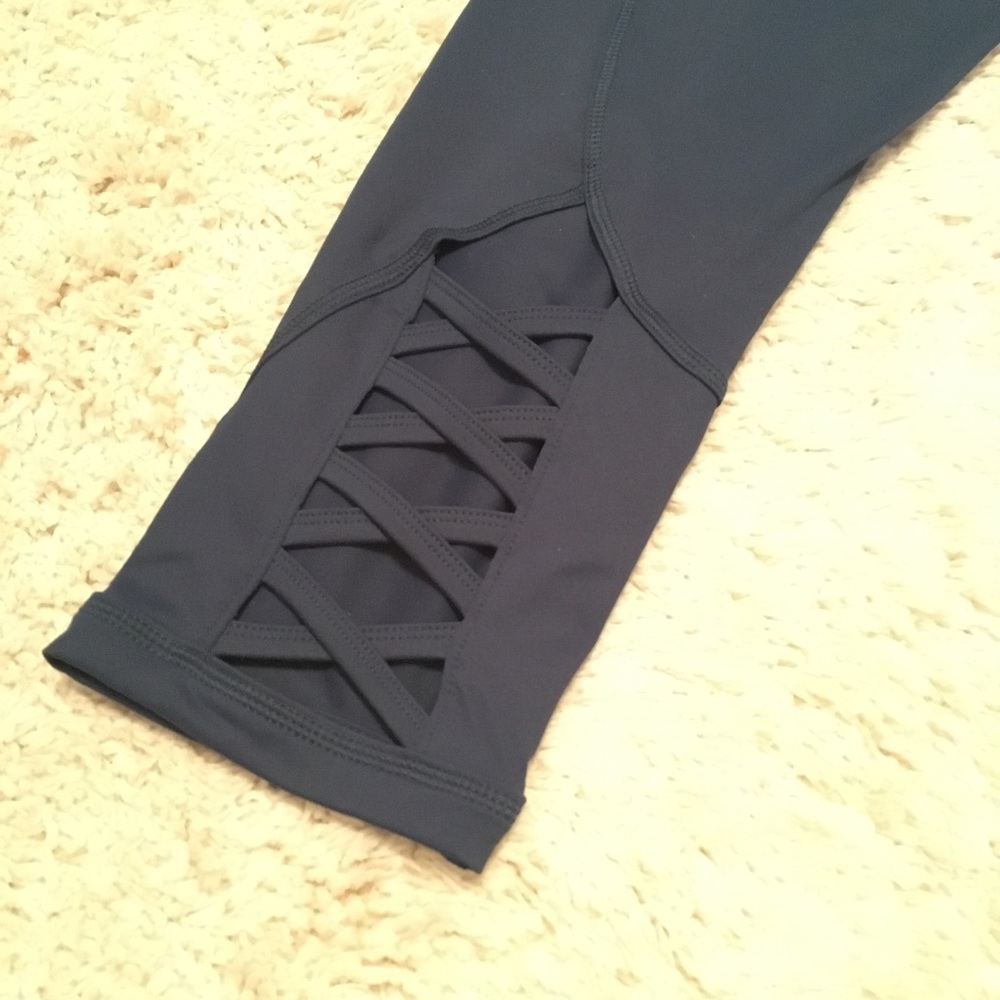 Active Life High-Waisted Crop Lattice Leggings NWT - Picture 4 of 7